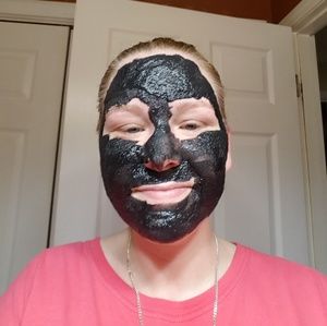 Detoxifying face mask